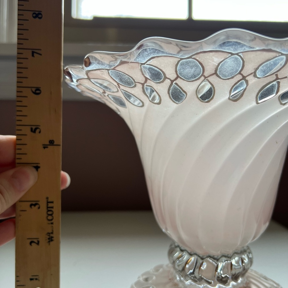 Vintage Fostoria‎ “Colony” Swirl Footed Urn. Painted by Charleton. - Picture 8 of 9